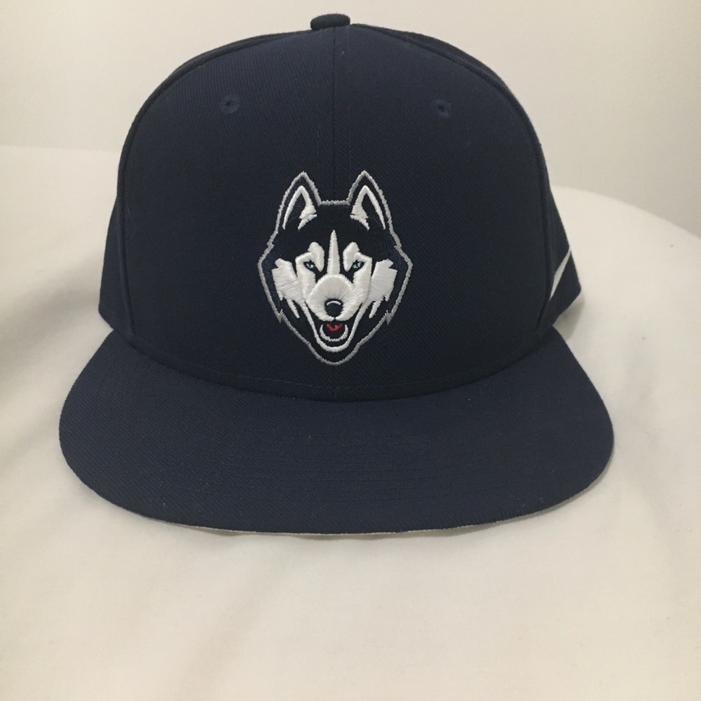Nike UConn Huskies Navy Performance Adjustable Hat